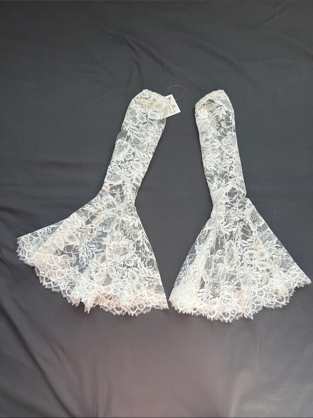 Detachable lace bridal bell sleeves